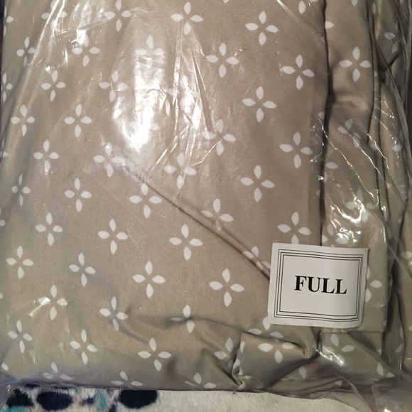 New with tags Full Size Microfiber Sheet Set - Picture 2 of 4